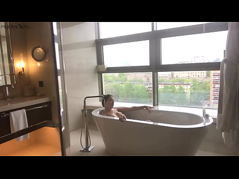 ❤️ Valtava babe runkkaa intohimoisesti pilluaan kylpyhuoneessa ❤️ Seksivideo at fi.chancel.top ❤