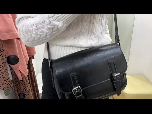 ❤️ Nuoren nartun FeralBerryn julkinen itsetyydytys dildolla sovituskopissa ❤️ Seksivideo at fi.chancel.top ❤